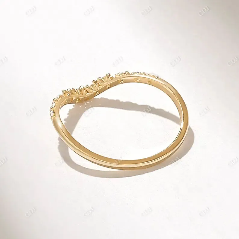 0.19CTW Pave Diamond Curve Nesting Wedding Band