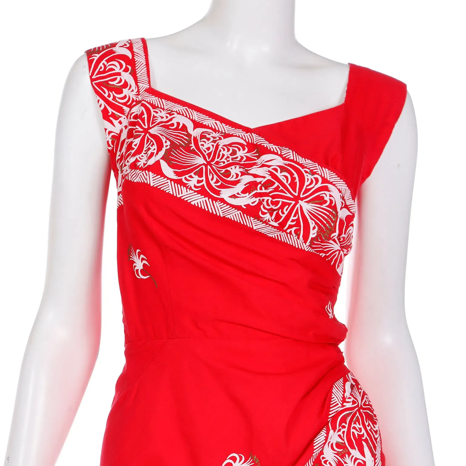 1950s Peggy Wood Honolulu Vintage Red Sarong Tropical Dress