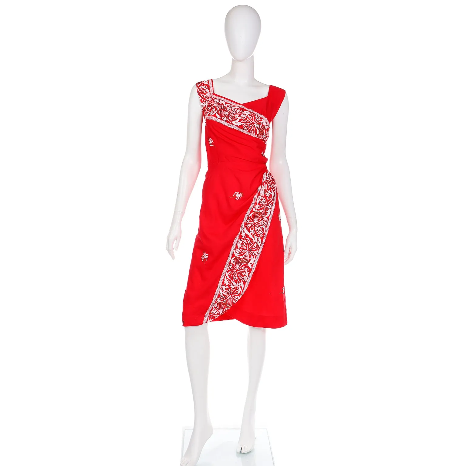 1950s Peggy Wood Honolulu Vintage Red Sarong Tropical Dress