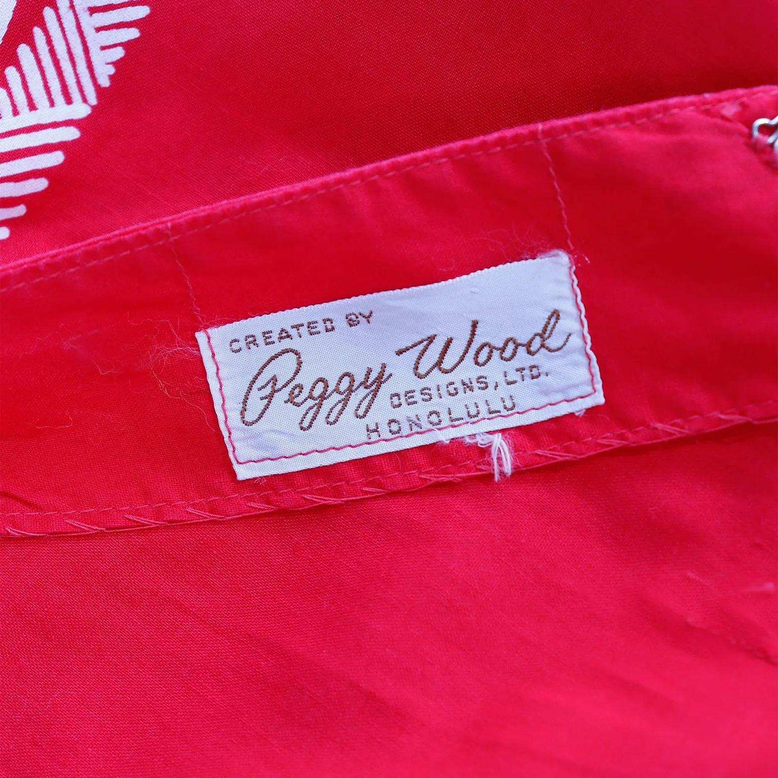 1950s Peggy Wood Honolulu Vintage Red Sarong Tropical Dress