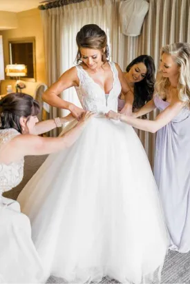 Ball Gown White Tulle Wedding Dress With Rhinestone