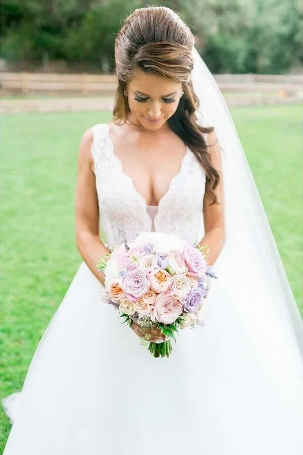 Ball Gown White Tulle Wedding Dress With Rhinestone
