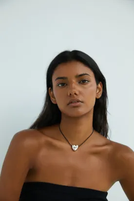 CHAIN NECKLACE WITH HEART PENDANT